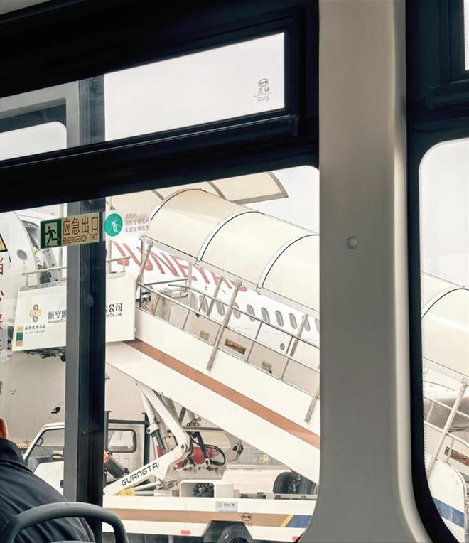 飞知情人爆料不只天气原因这么简单CQ9传奇电子中国航班迫降后又复(图17)