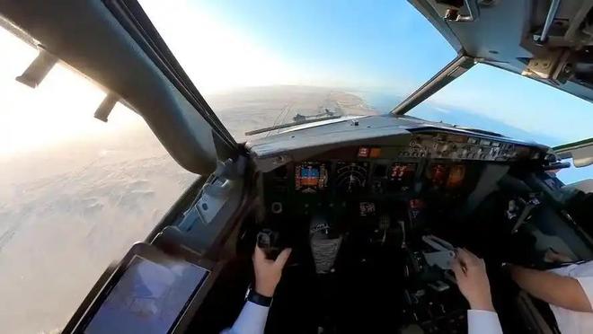 飞知情人爆料不只天气原因这么简单CQ9传奇电子中国航班迫降后又复(图12)