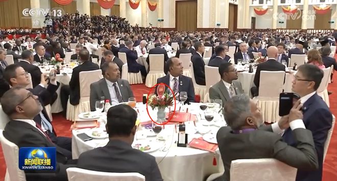 兵国宴餐桌上的插花摆件!CQ9电子游戏产自禹州阅(图2) 兵国宴餐桌上的插花摆件!CQ9电子游戏产自禹州阅(图2)